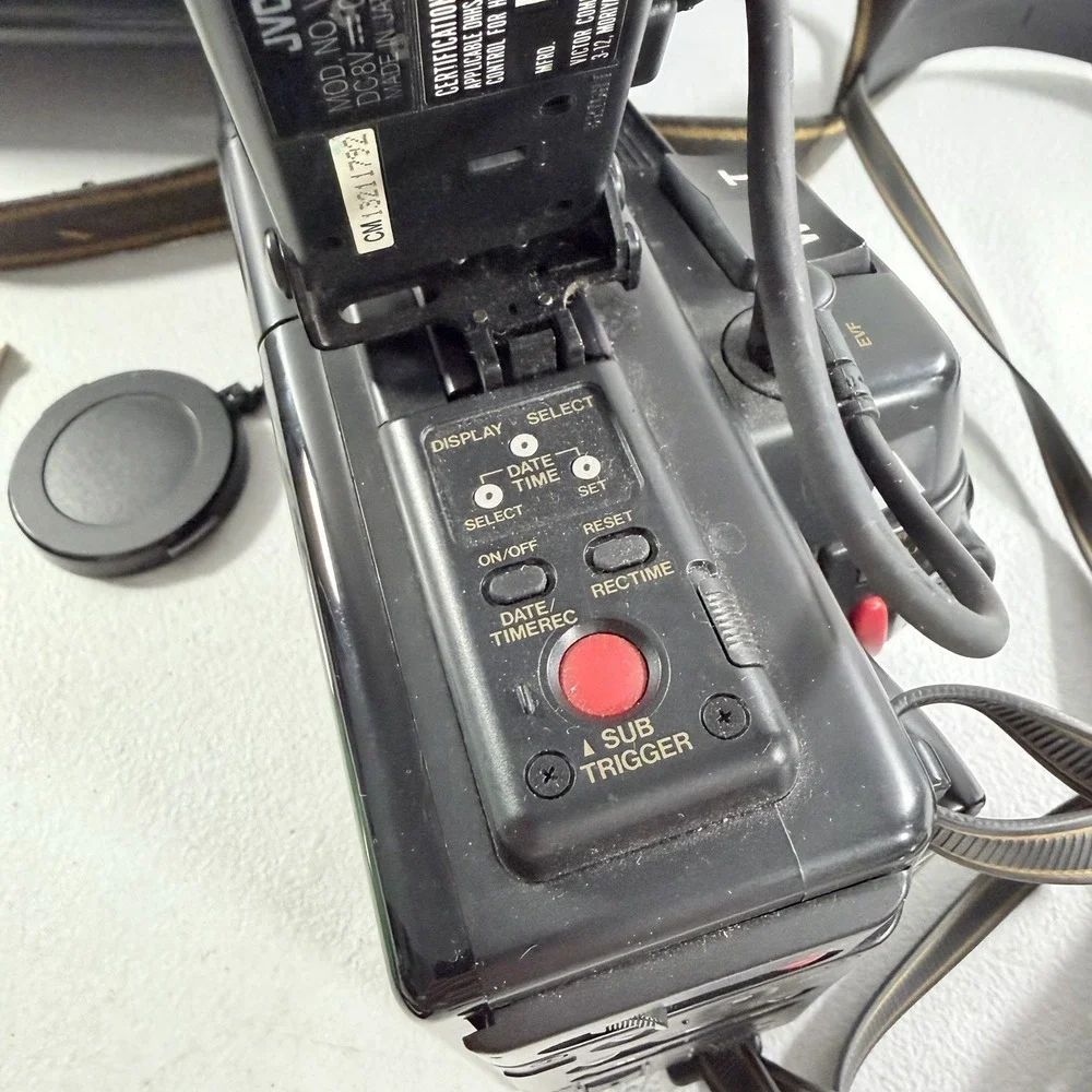 JVC GR-S55U S-VHS VHSC Camcorder Video Camera W/ Hard Case POWERS ON READ